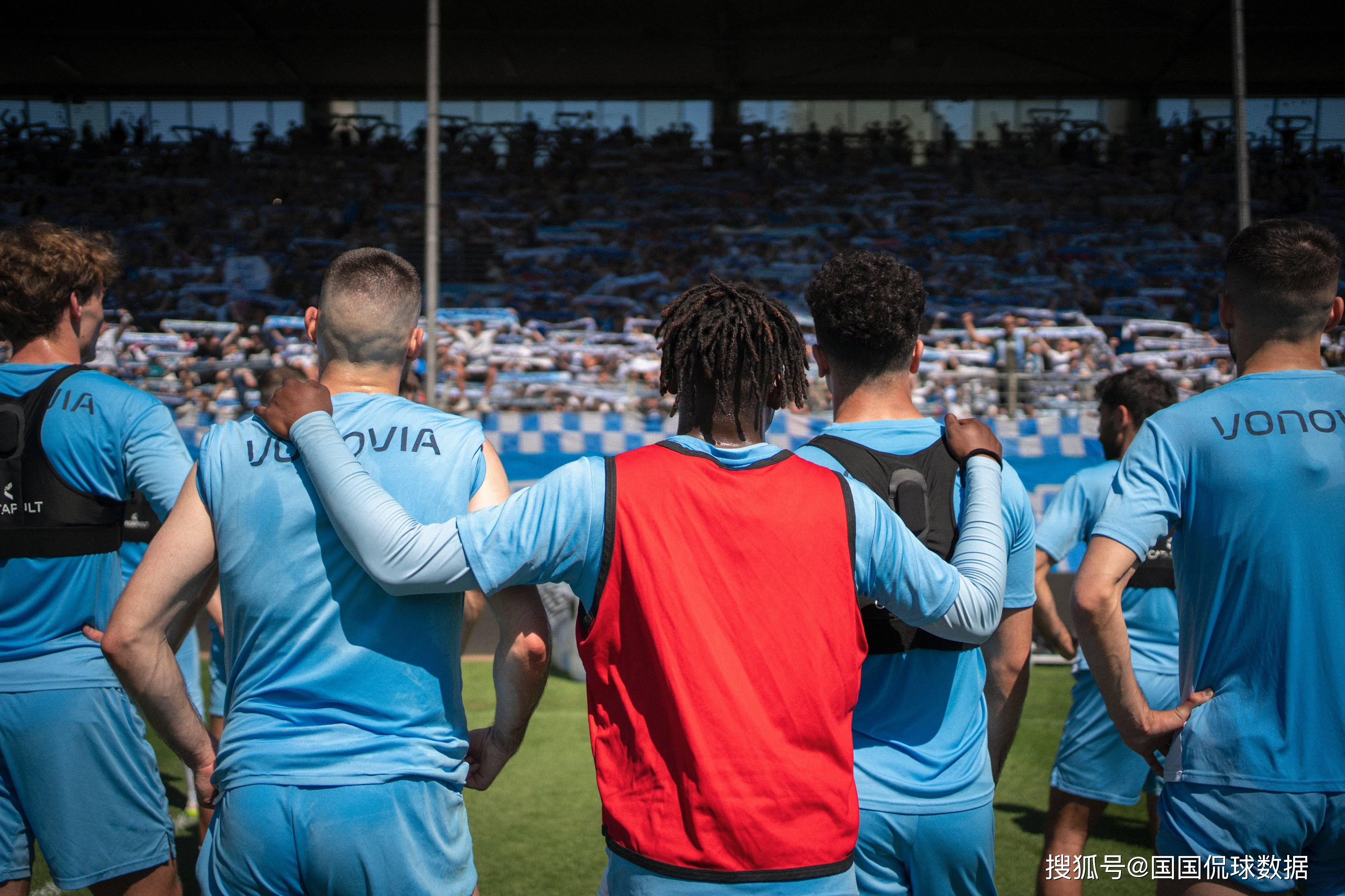 关于冲刺阶段达拉斯独行侠调整名单以备国王杯，回应争议环节打磨，管理层满意，阵容厚度经受考验的信息